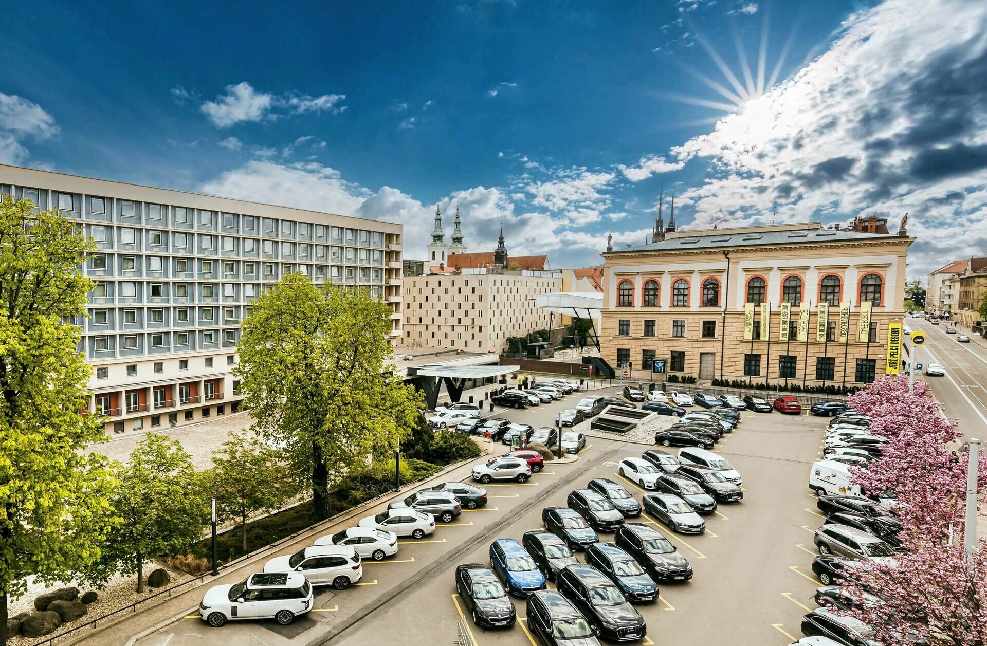 Hotel International